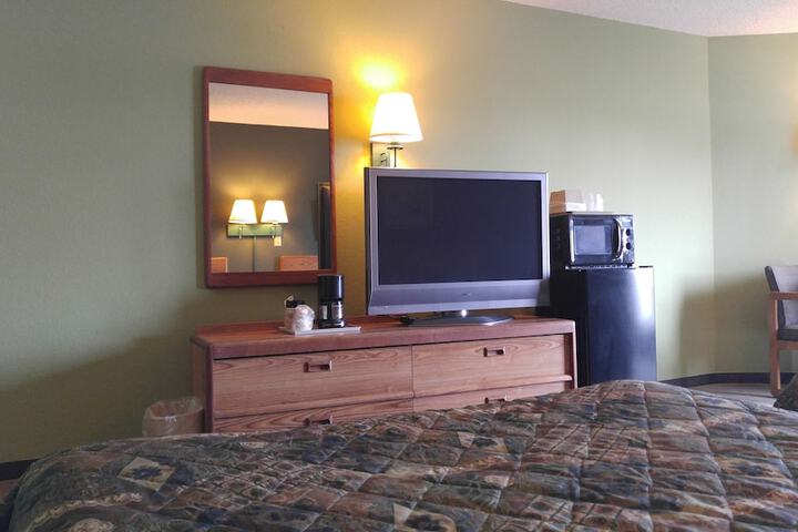 Room 18 of 80