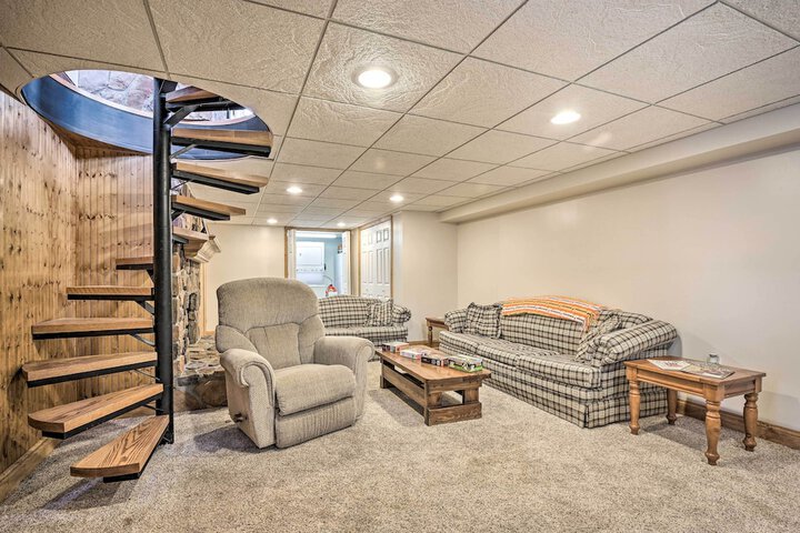 Indian Lake Retreat w / Wet Bar & Covered Deck
