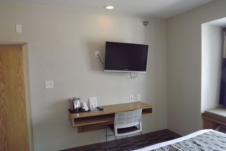 Room 13 of 44