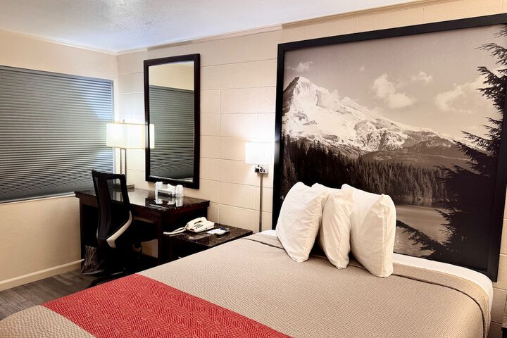 Room 11 of 26