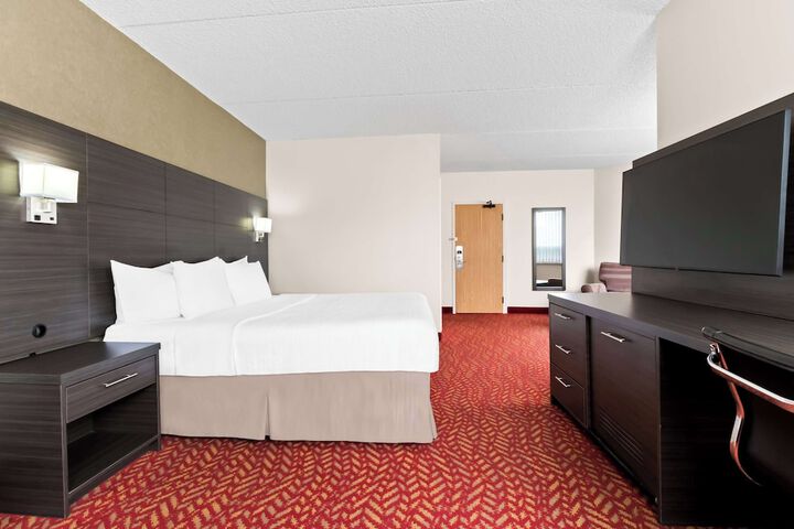 Room 52 of 100