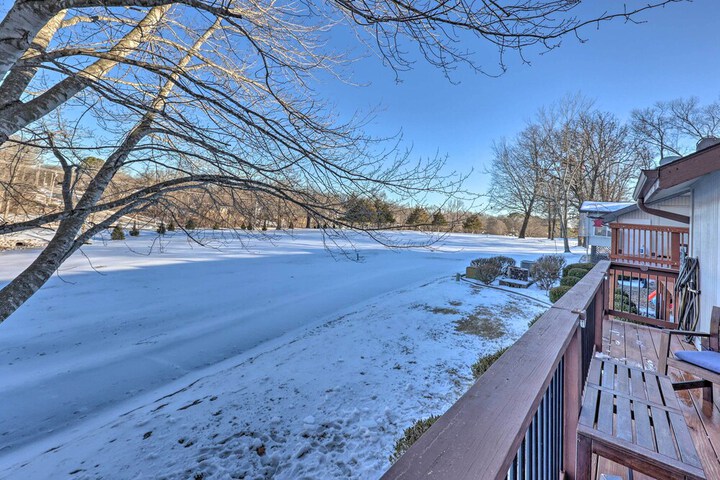 Bella Vista Home w / Deck + Trails: on Golf Course!