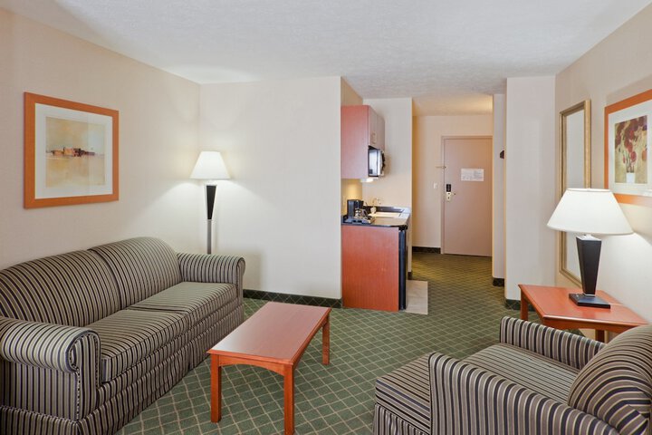 Holiday Inn Express & Suites Kent - University Area by IHG