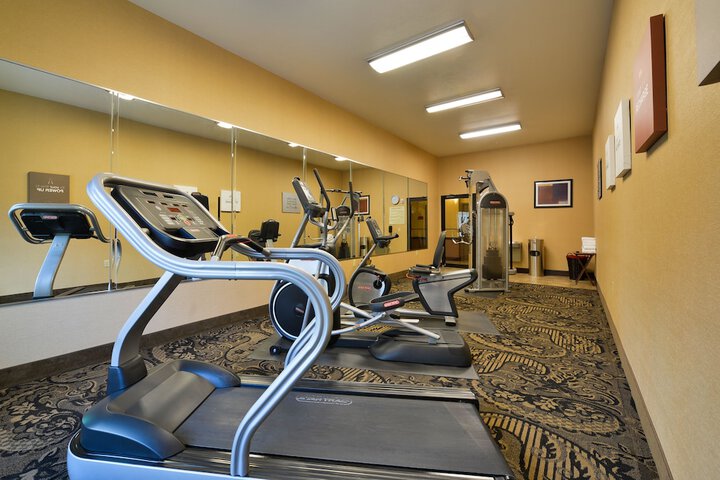 Comfort Suites Bay City East