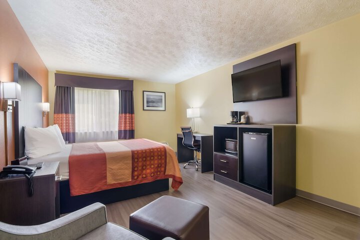 Room 17 of 38