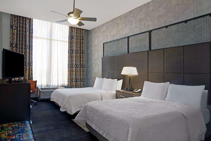 Room 28 of 60