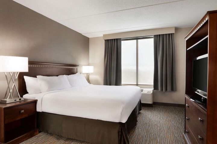 Room 32 of 46