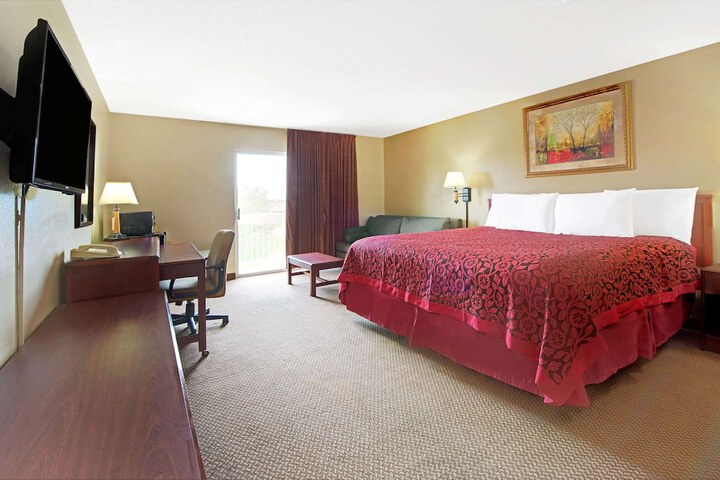 Room 10 of 13