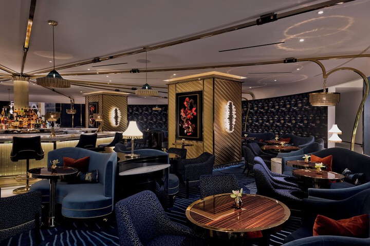 Lounge 136 of 182