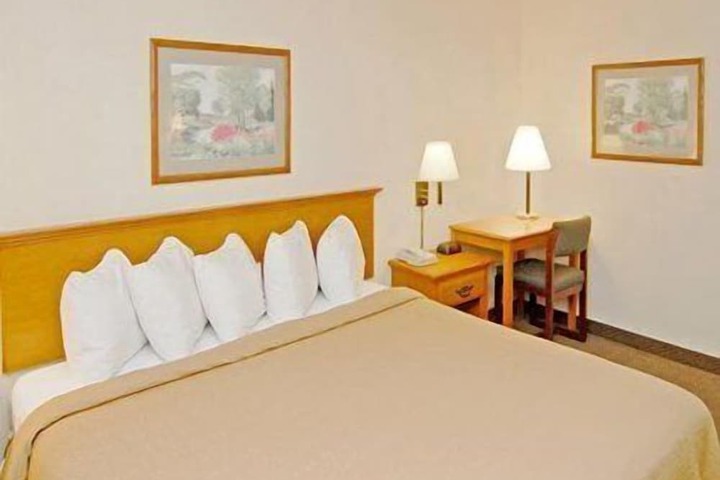 Room 29 of 40