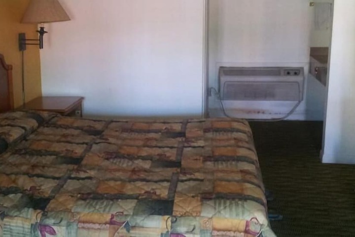 Room 35 of 52