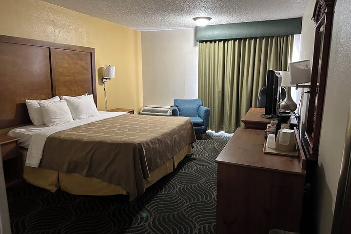 Room 27 of 44