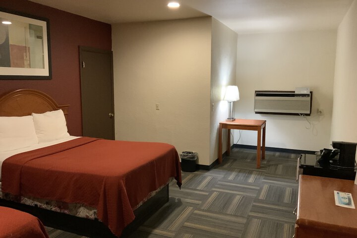 Room 48 of 65