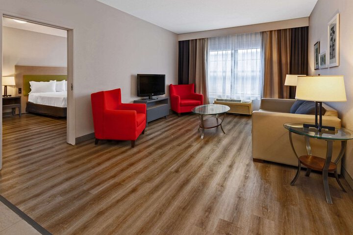 Room 25 of 54