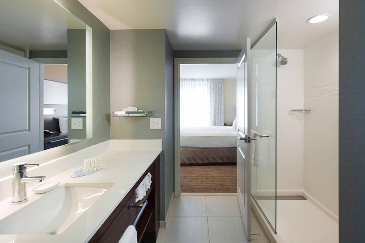 Room 10 of 25