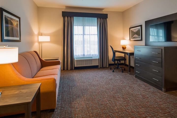 Room 27 of 35