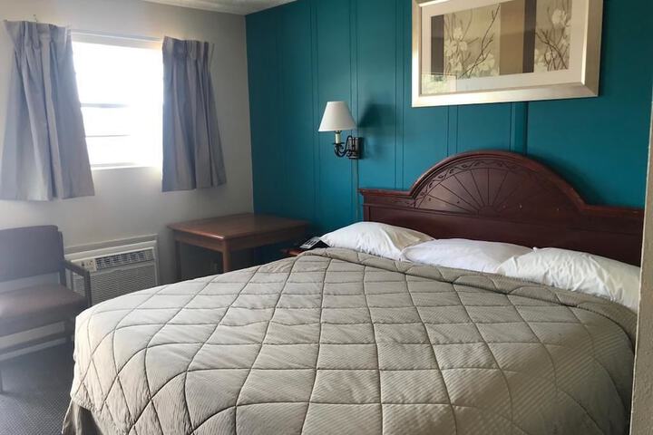 Lakeside inn