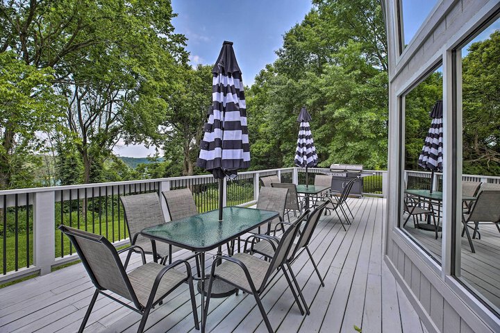 Lake Cumberland Home w / Deck + Water Access!