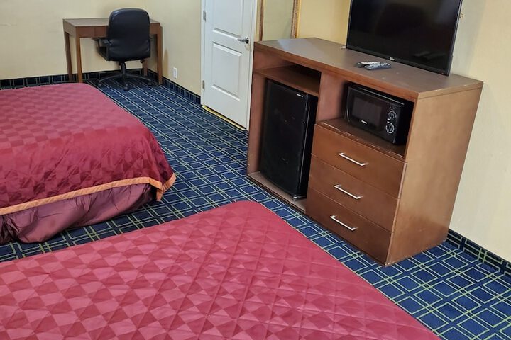 Room 6 of 14