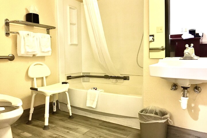 Room 52 of 77