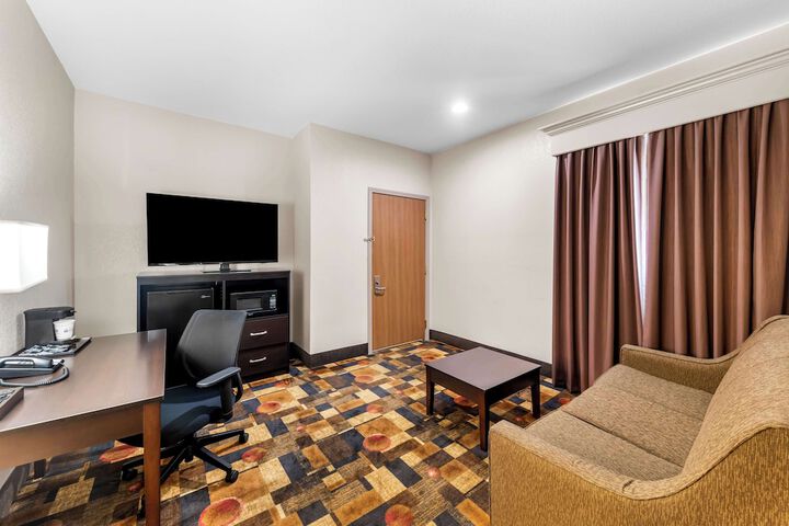 Room 27 of 34