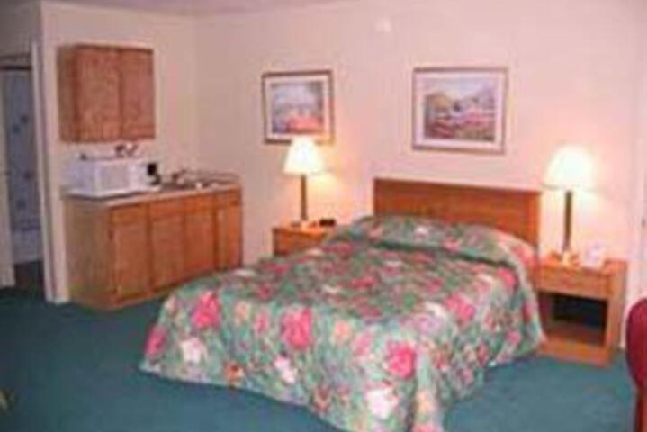 Travelodge by Wyndham New Philadelphia