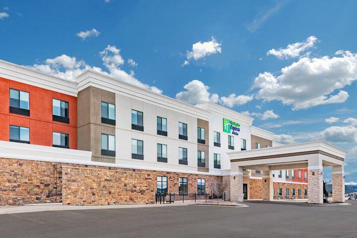 Holiday Inn Express & Suites Trinidad by IHG