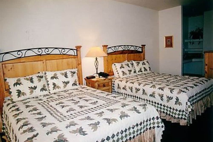 Eagle Fire Lodge & Cabins