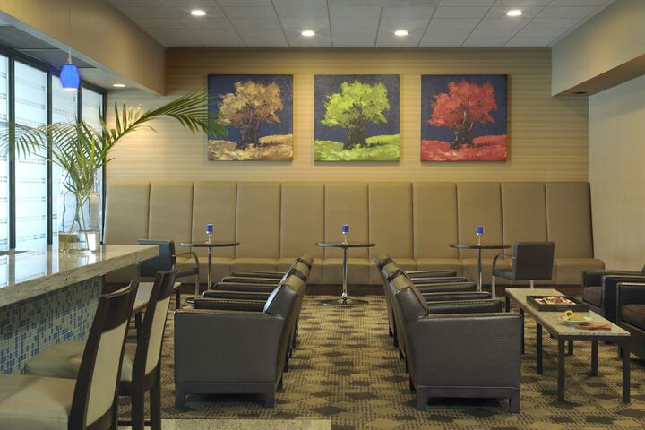 DoubleTree by Hilton St. Louis - Westport
