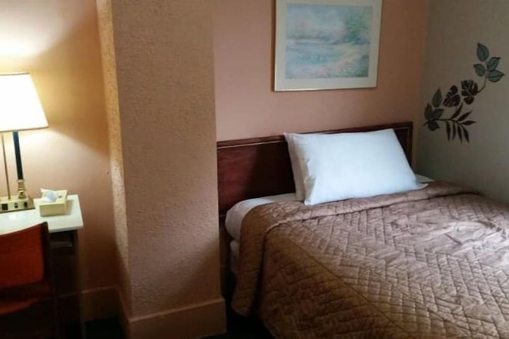 A Voyageurs Guest House