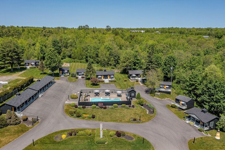 Seascape Motel & Cottages