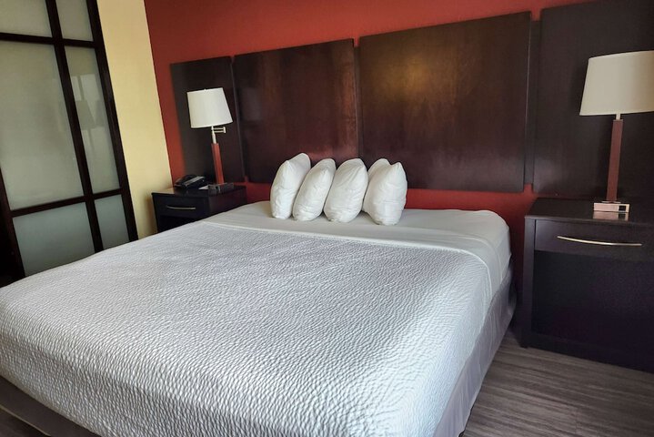 Room 18 of 32