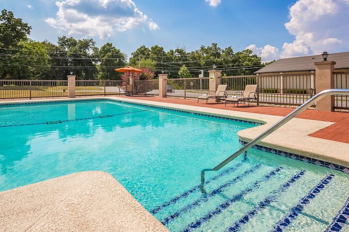 Pool 3 of 15