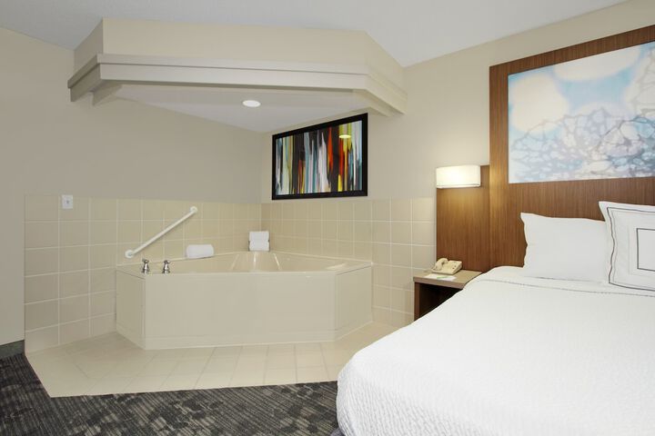 Room 27 of 61