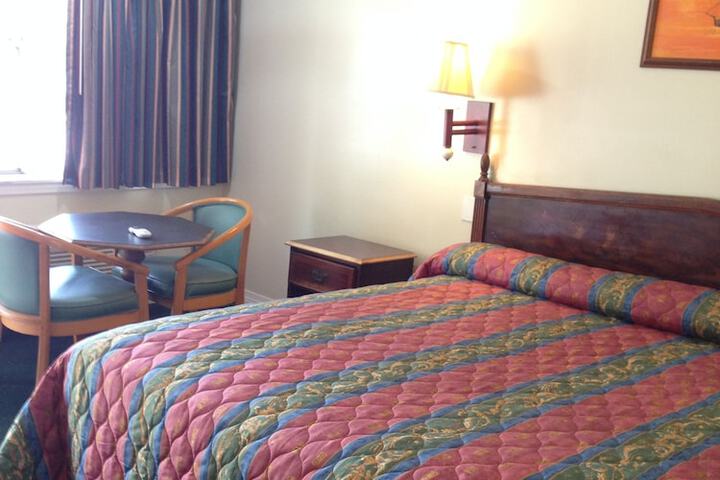 Room 18 of 37