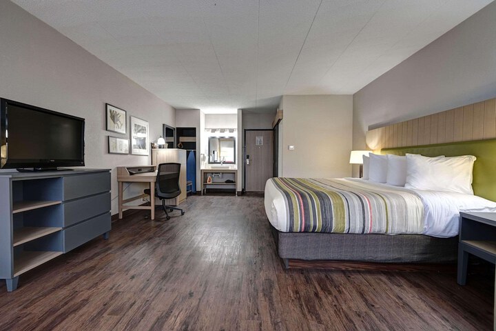 Country Inn & Suites by Radisson Pierre, SD