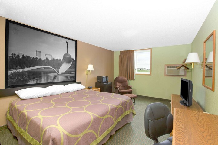 Room 15 of 15