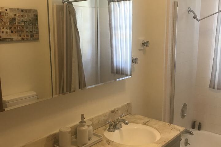 Room 42 of 77