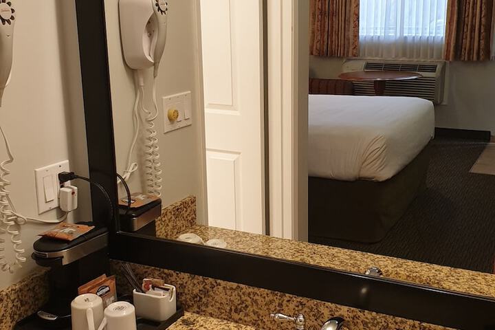 Room 51 of 99