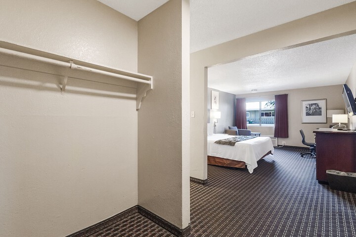 Room 35 of 39