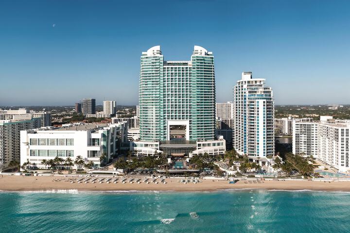 Signia by Hilton Diplomat Beach Resort