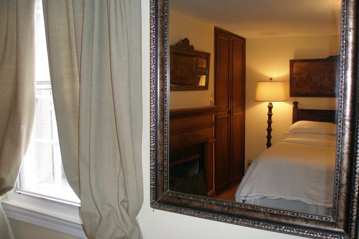Room 144 of 238