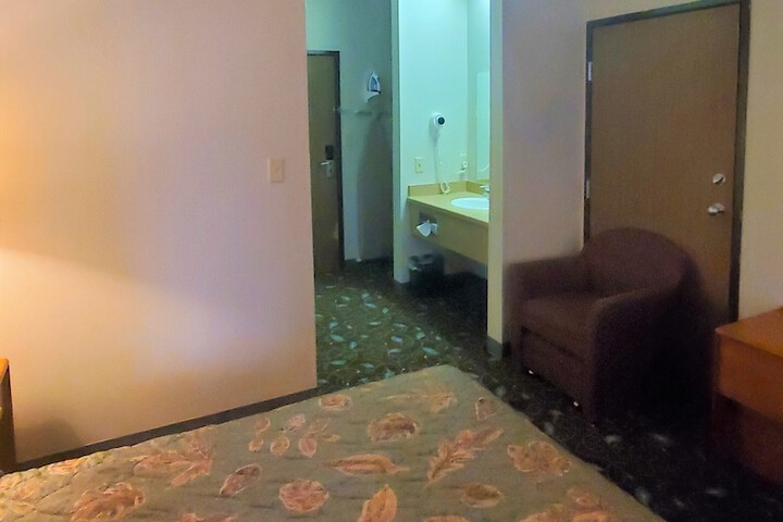 Room 25 of 32