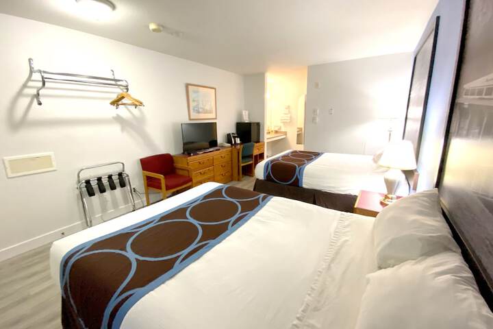Room 10 of 37
