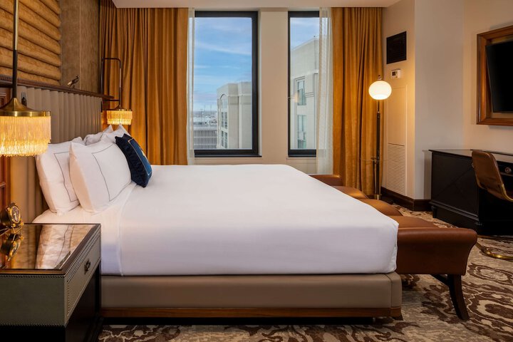 The Peregrine Omaha Downtown Curio Collection by Hilton