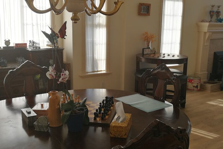 Room 6 of 14