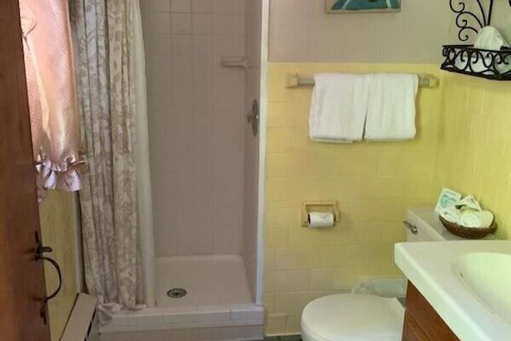 Room 27 of 48