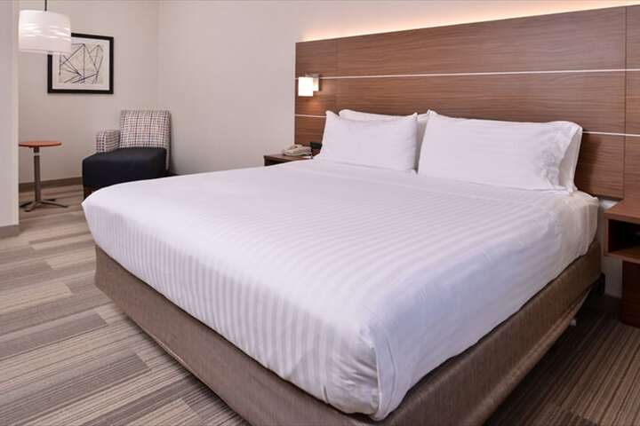 Holiday Inn Express & Suites Albany by IHG