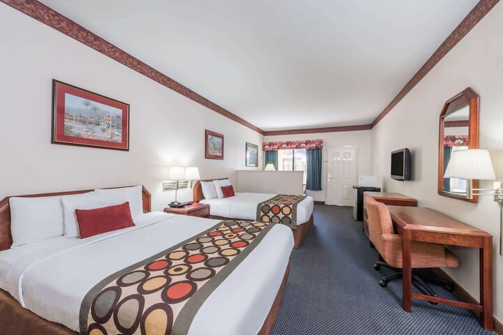 Room 43 of 51