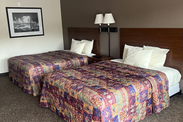 Room 373 of 443